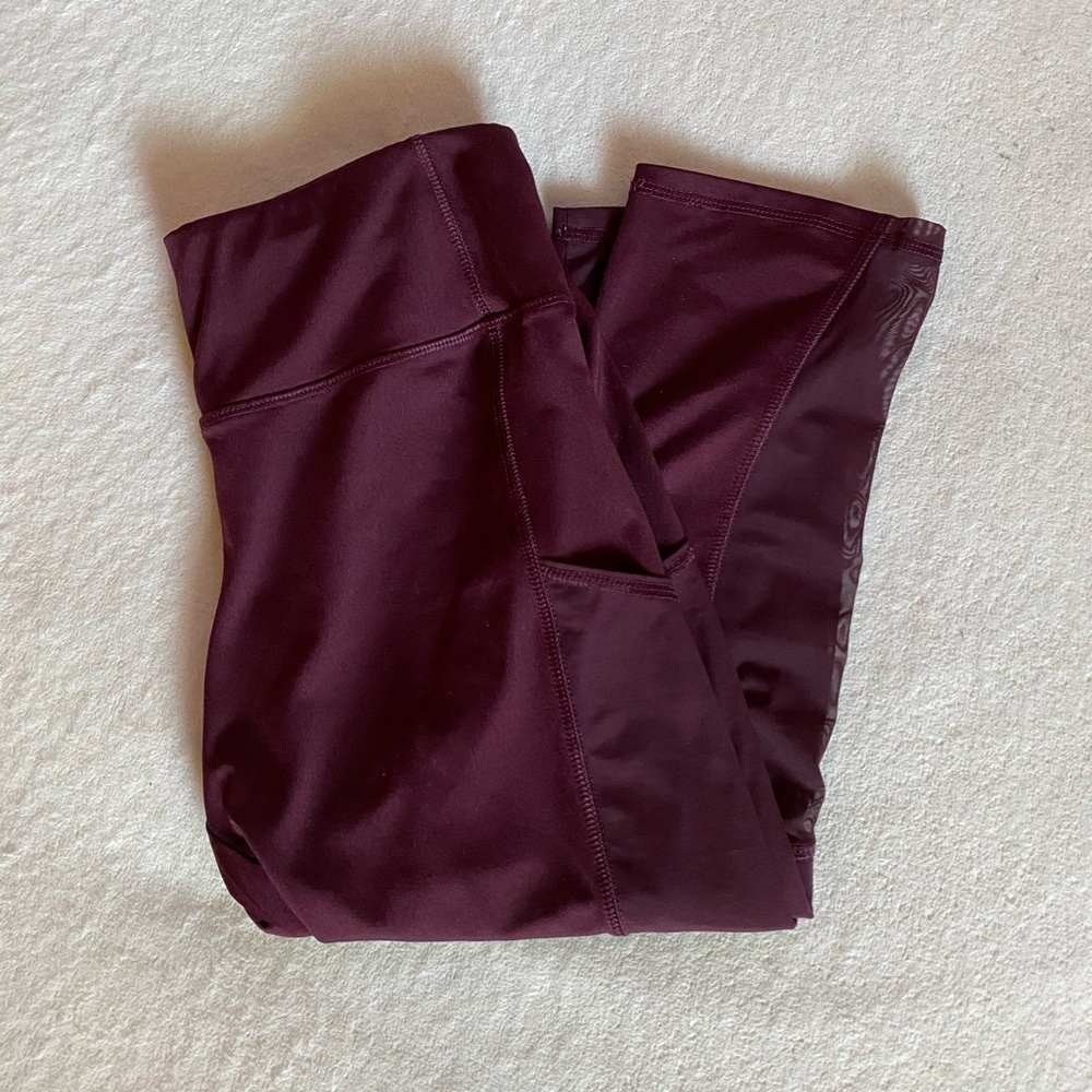 3/4 athletic leggings  S  burgundy red